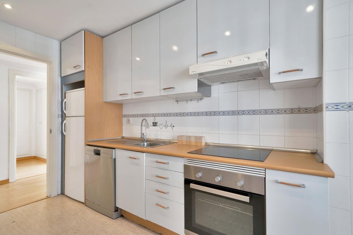 3 Bed Middle Floor Apartment in Marbella