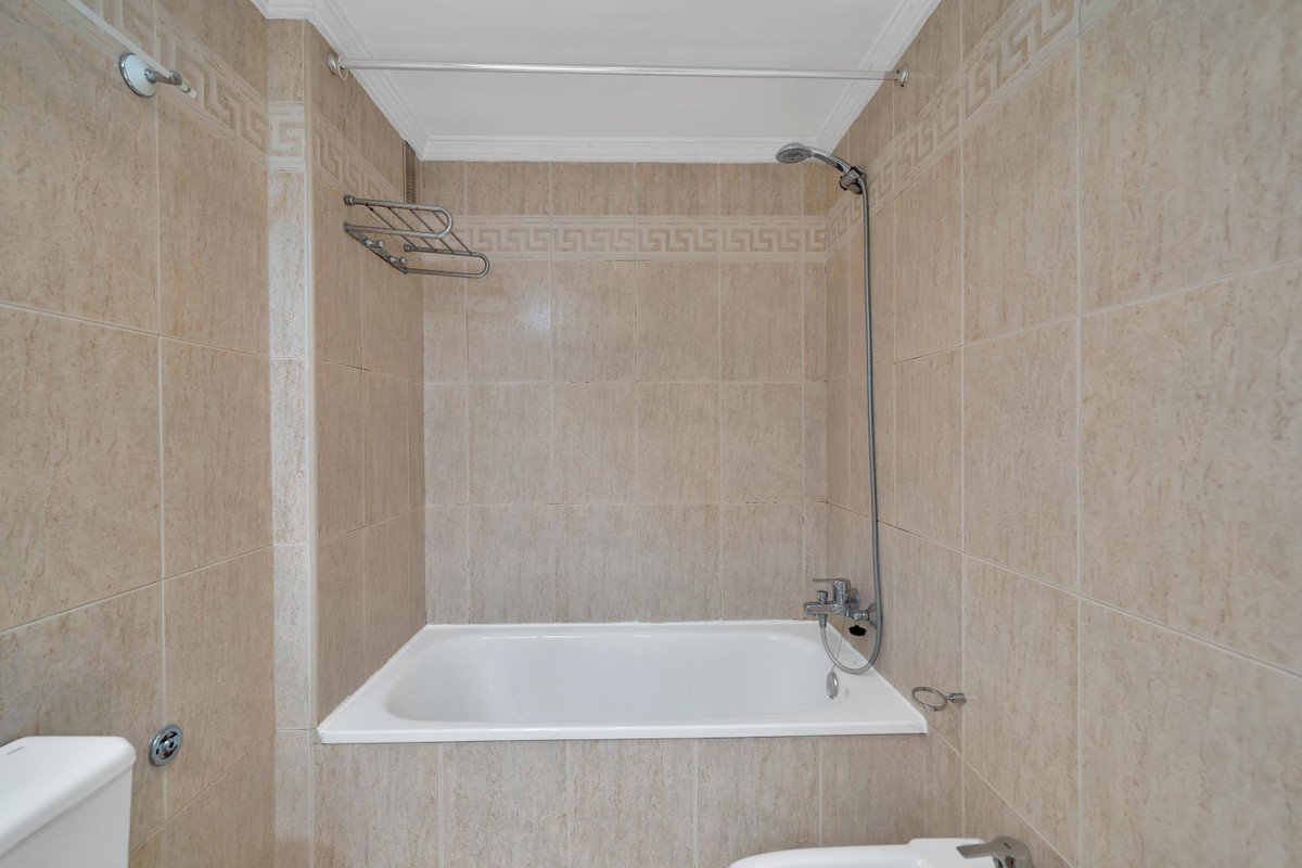 3 Bed Middle Floor Apartment in Marbella