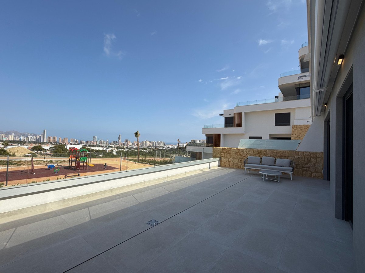 2 Bed Middle Floor Apartment in Finestrat