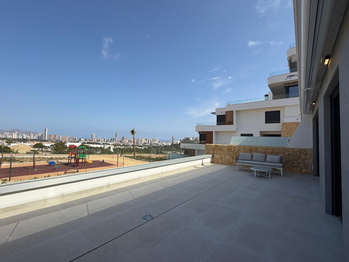 2 Bed Middle Floor Apartment in Finestrat