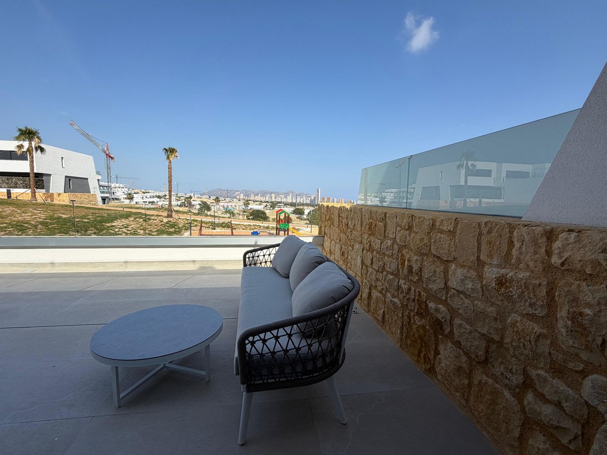 2 Bed Middle Floor Apartment in Finestrat