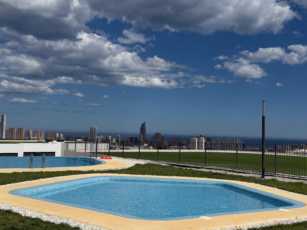 2 Bed Middle Floor Apartment in Finestrat