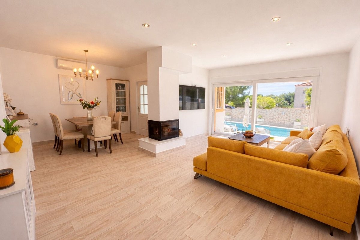 3 Bed Detached Villa in Los Dolses