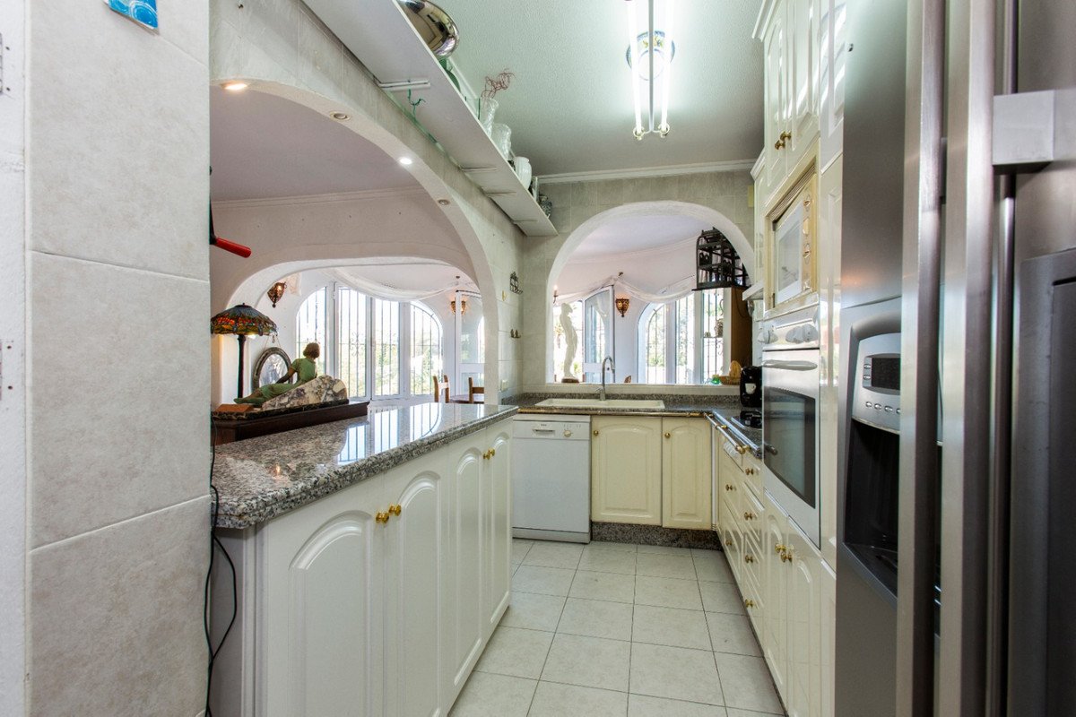 4 Bed Detached Villa in Fanadix