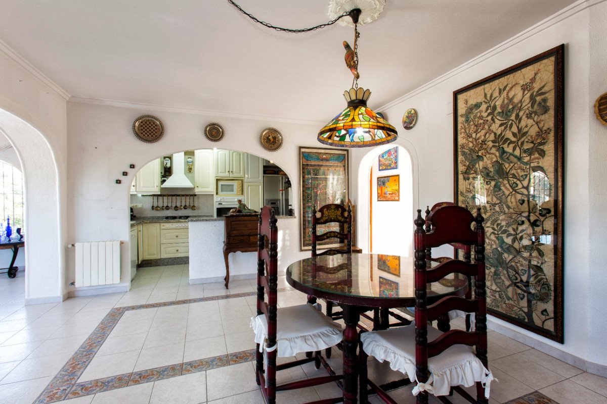 4 Bed Detached Villa in Fanadix