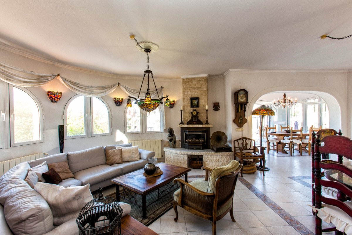 4 Bed Detached Villa in Fanadix
