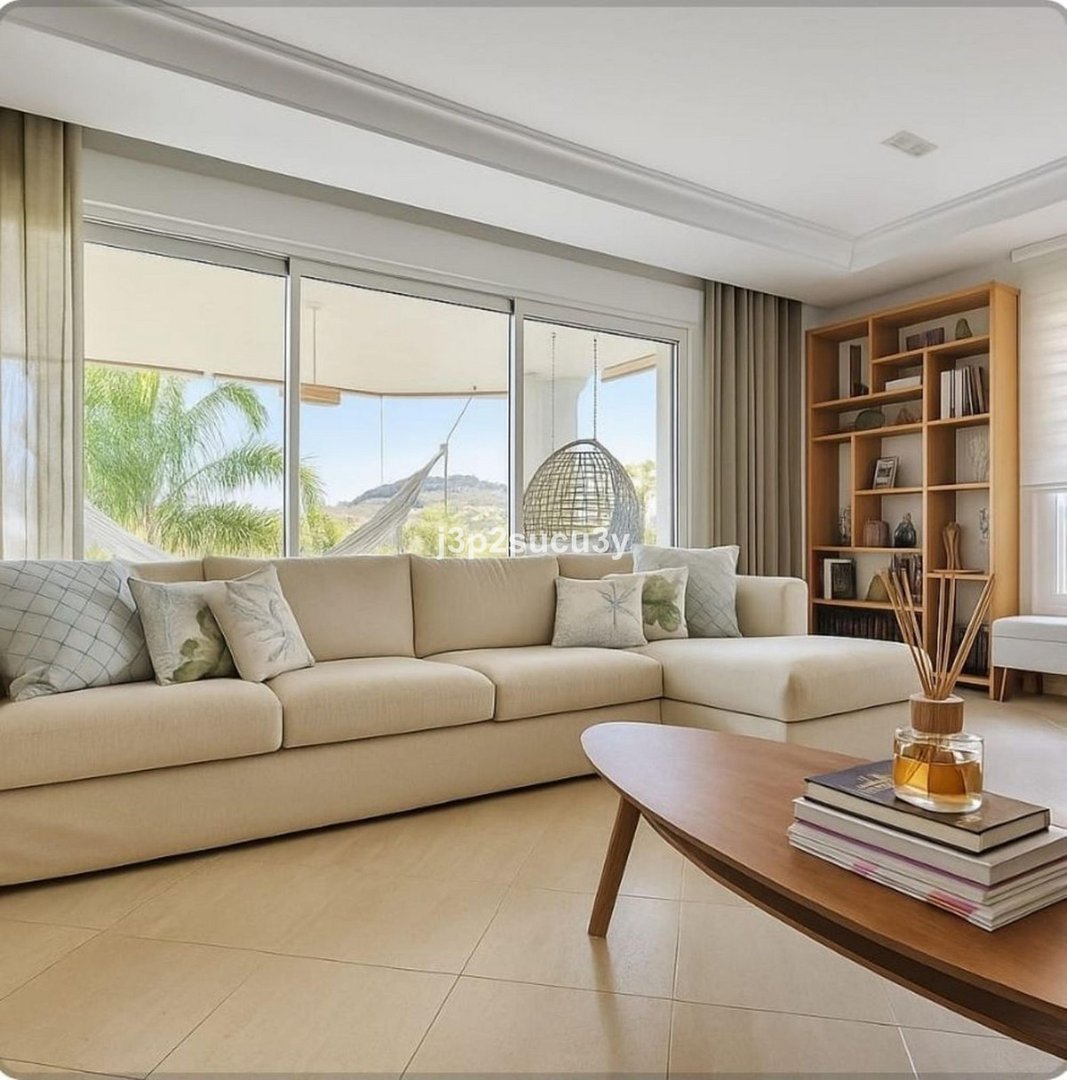 4 Bed Detached Villa in Selwo