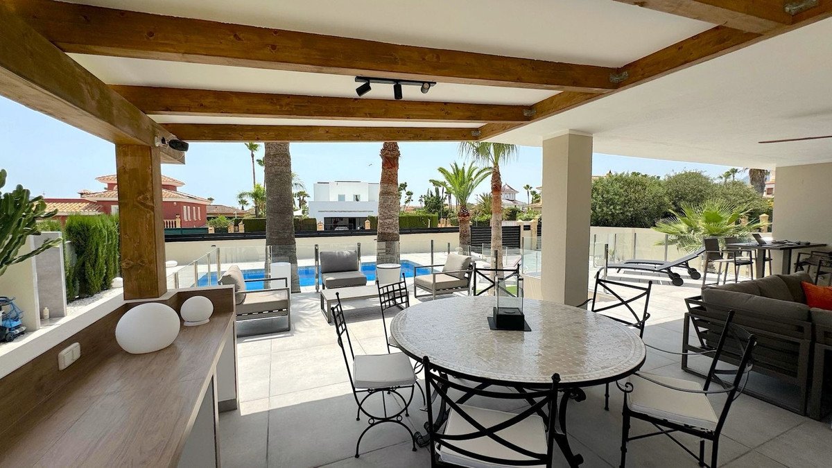 4 Bed Detached Villa in L'Alfás del Pi