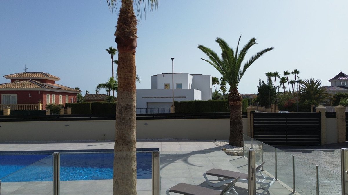 4 Bed Detached Villa in L'Alfás del Pi