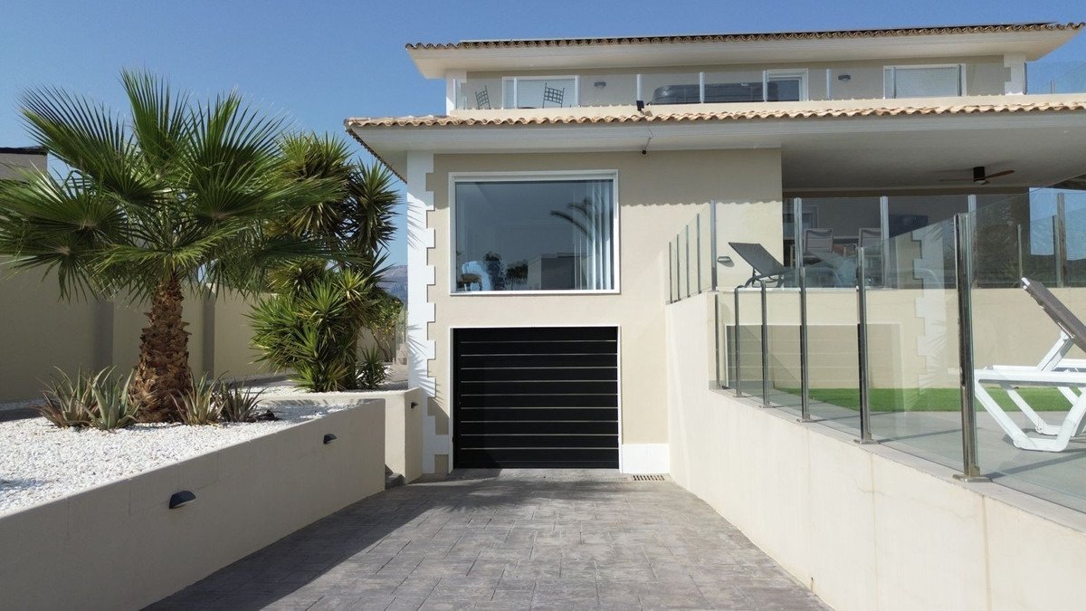 4 Bed Detached Villa in L'Alfás del Pi