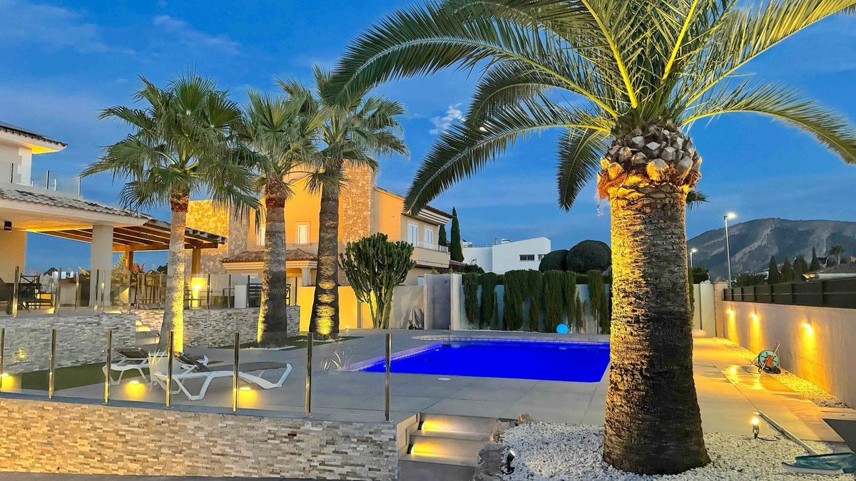 4 Bed Detached Villa in L'Alfás del Pi