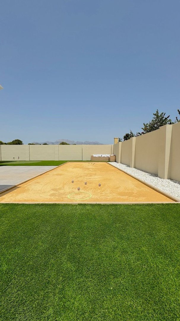 4 Bed Detached Villa in L'Alfás del Pi