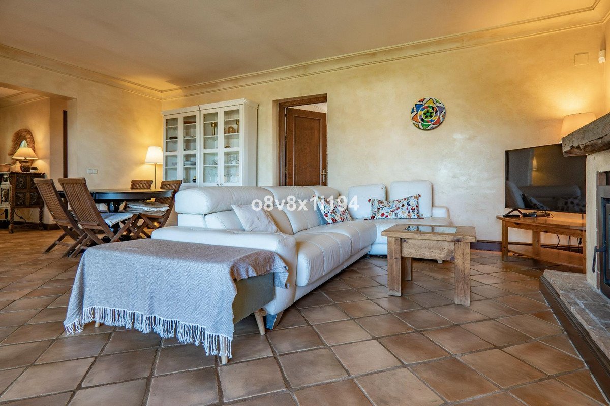 2 Bed Detached Villa in Marbella
