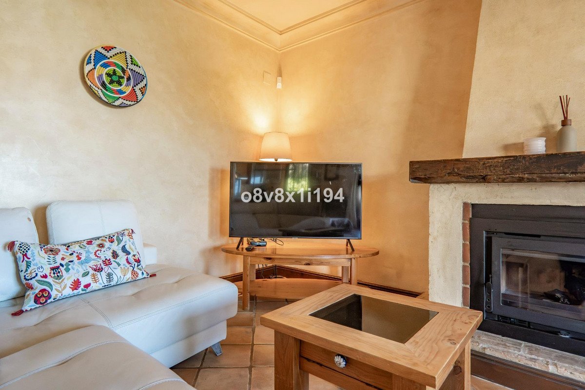 2 Bed Detached Villa in Marbella