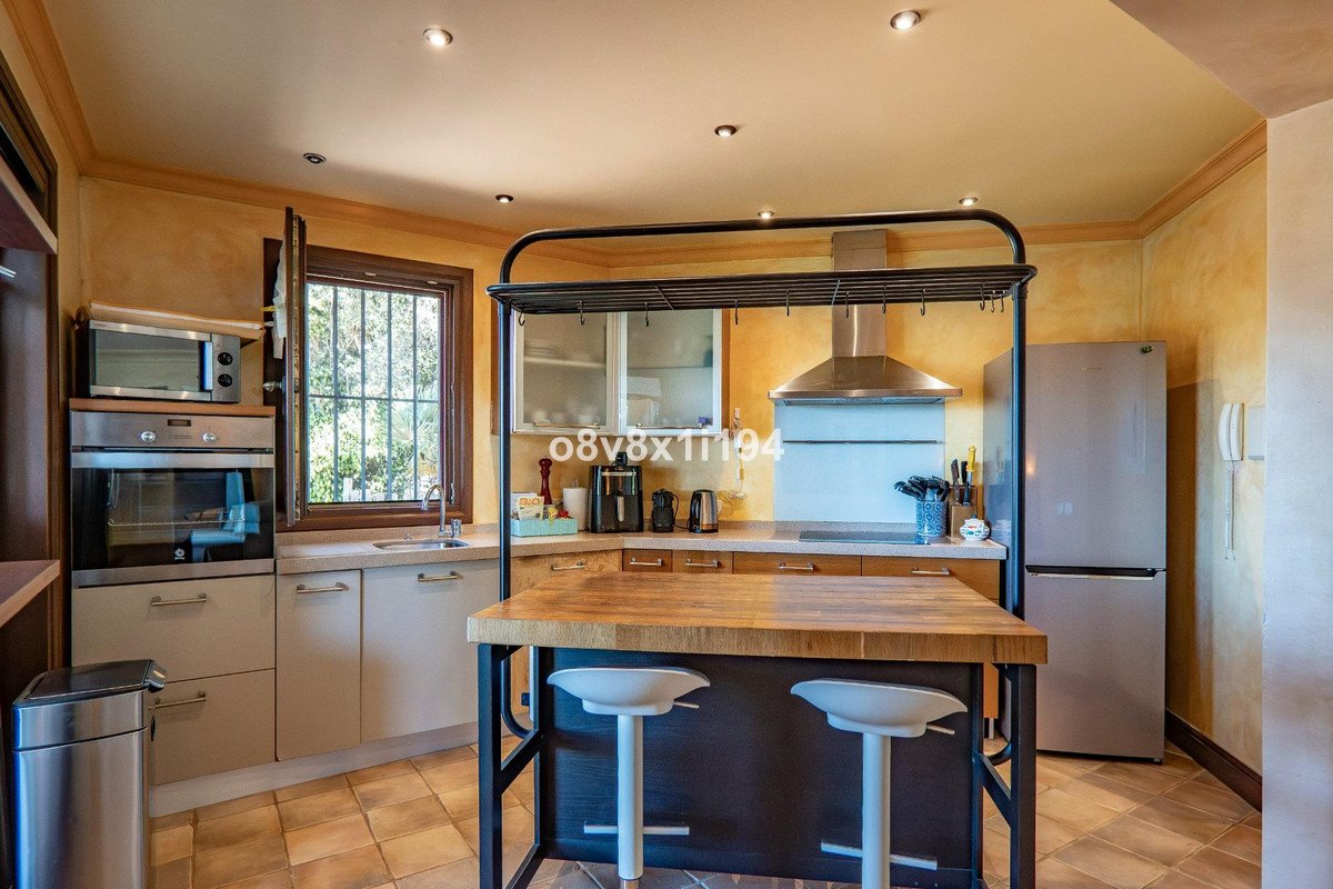 2 Bed Detached Villa in Marbella