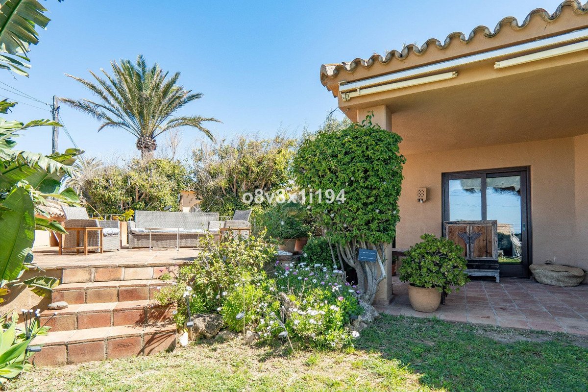 2 Bed Detached Villa in Marbella