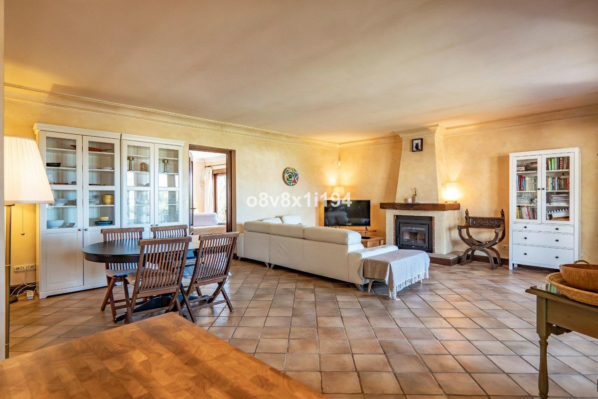 2 Bed Detached Villa in Marbella