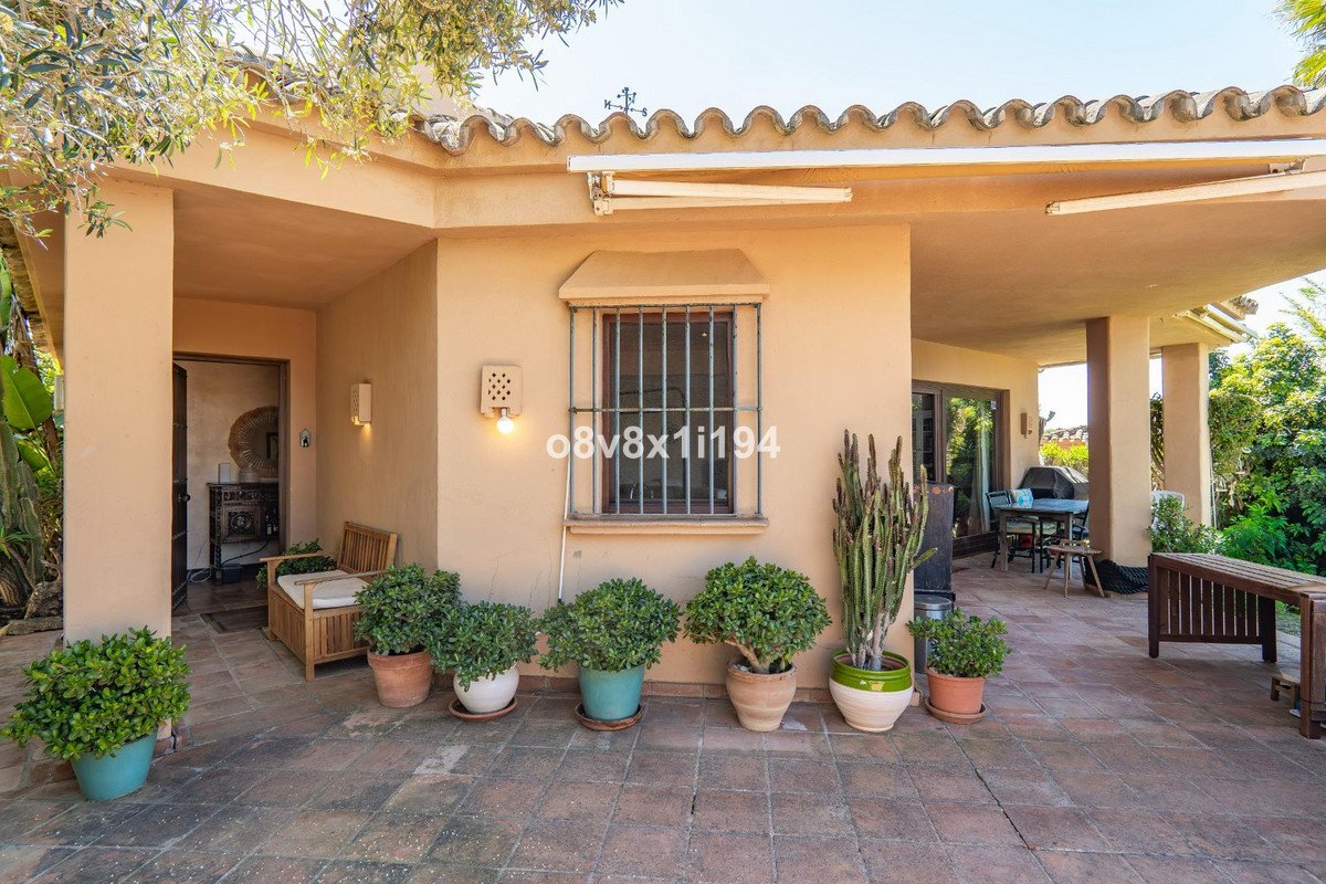 2 Bed Detached Villa in Marbella