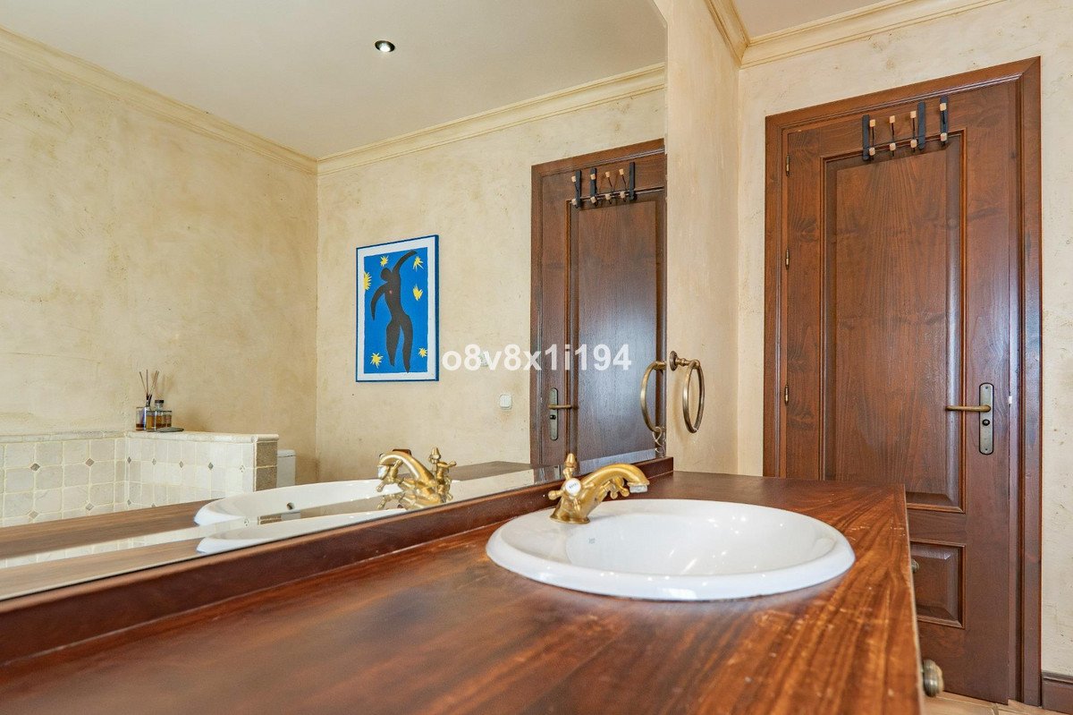 2 Bed Detached Villa in Marbella