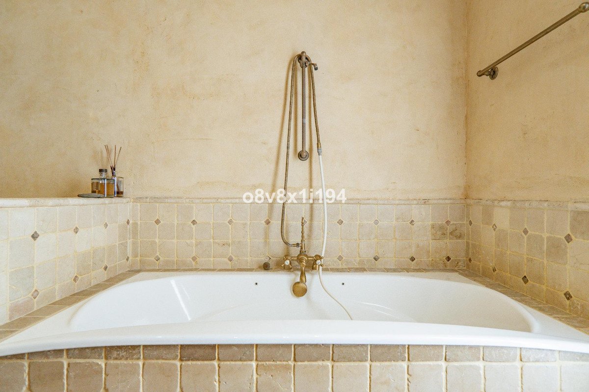 2 Bed Detached Villa in Marbella