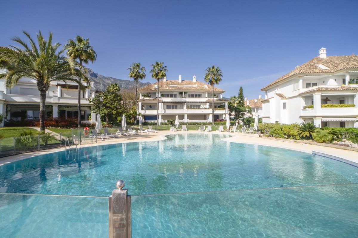 5 Bed Penthouse Duplex in The Golden Mile