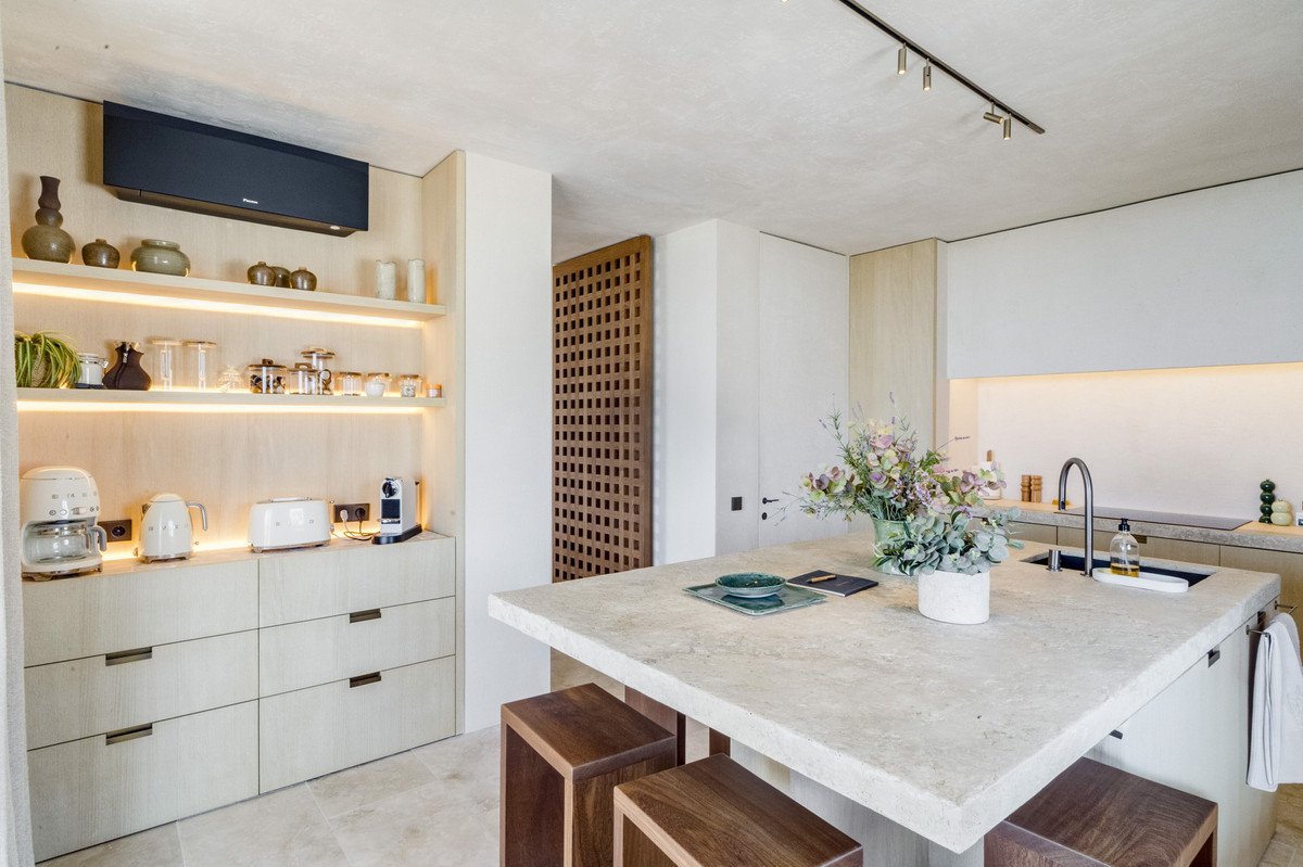 5 Bed Penthouse Duplex in The Golden Mile