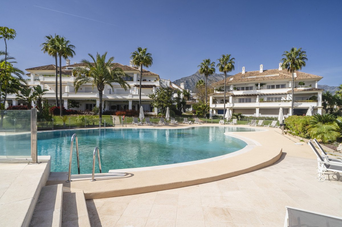5 Bed Penthouse Duplex in The Golden Mile