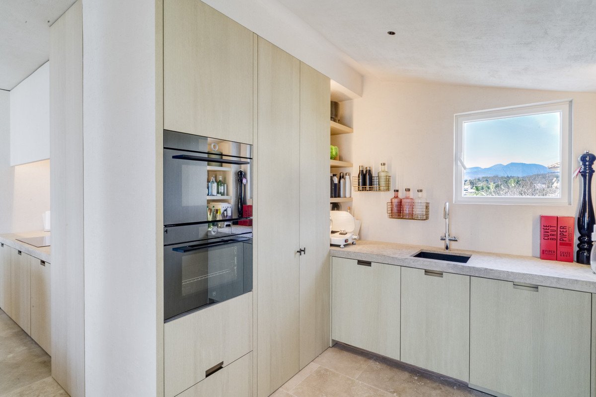 5 Bed Penthouse Duplex in The Golden Mile