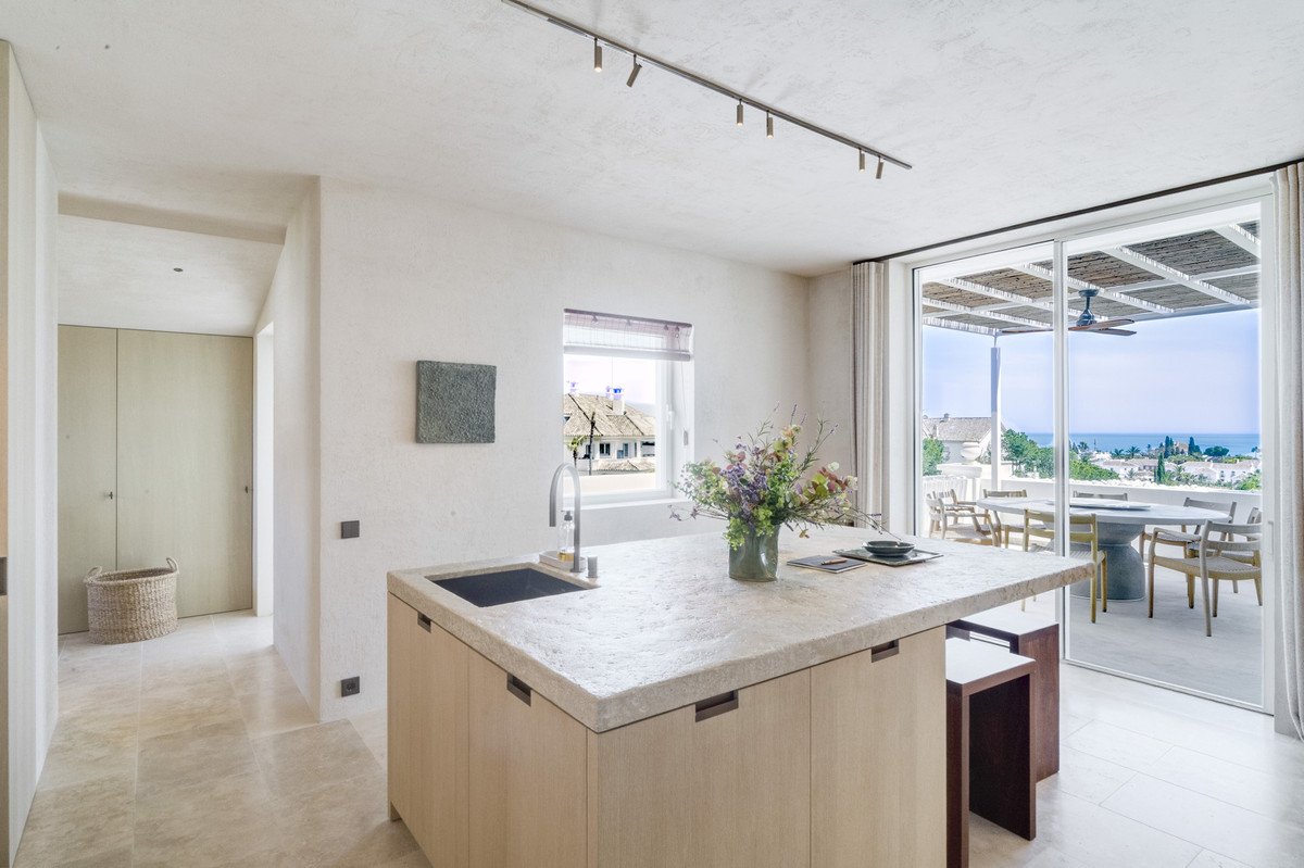 5 Bed Penthouse Duplex in The Golden Mile