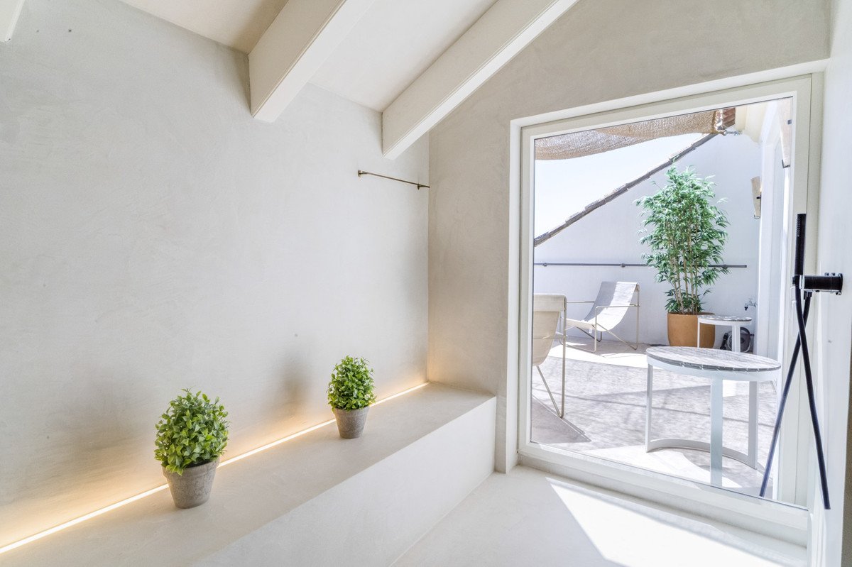 5 Bed Penthouse Duplex in The Golden Mile