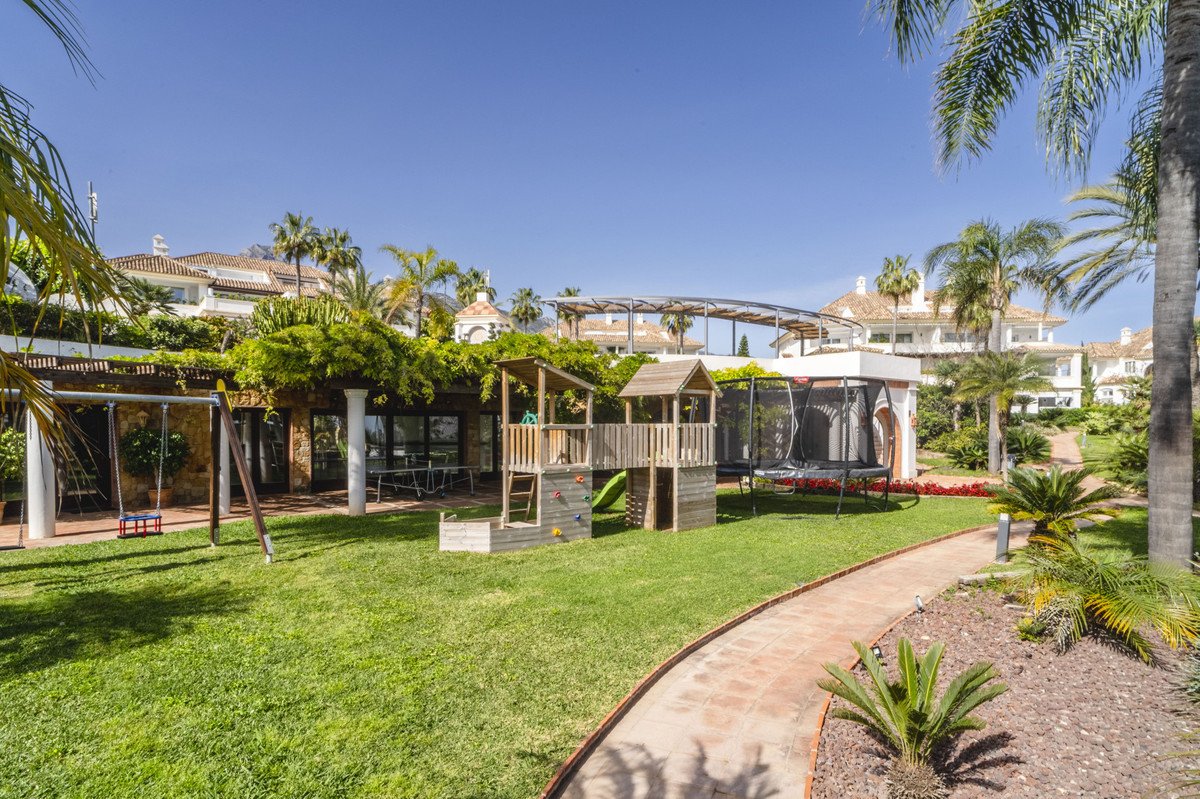 5 Bed Penthouse Duplex in The Golden Mile