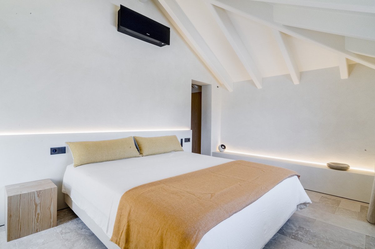 5 Bed Penthouse Duplex in The Golden Mile