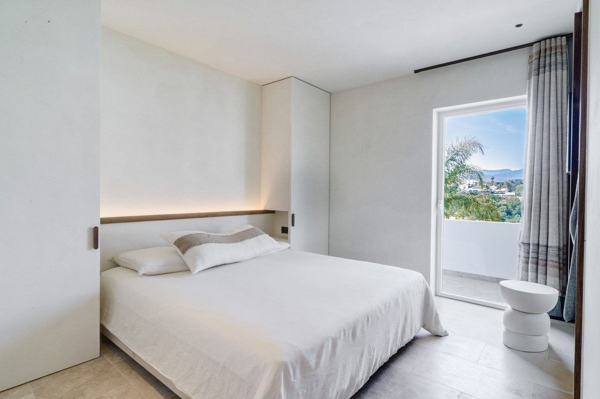 5 Bed Penthouse Duplex in The Golden Mile