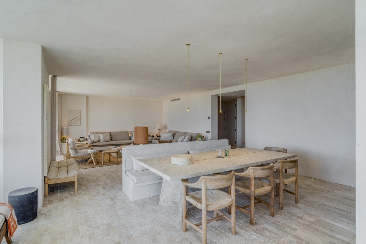 5 Bed Penthouse Duplex in The Golden Mile