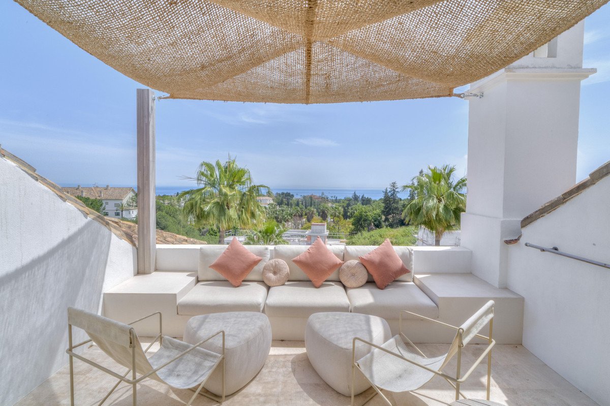 5 Bed Penthouse Duplex in The Golden Mile