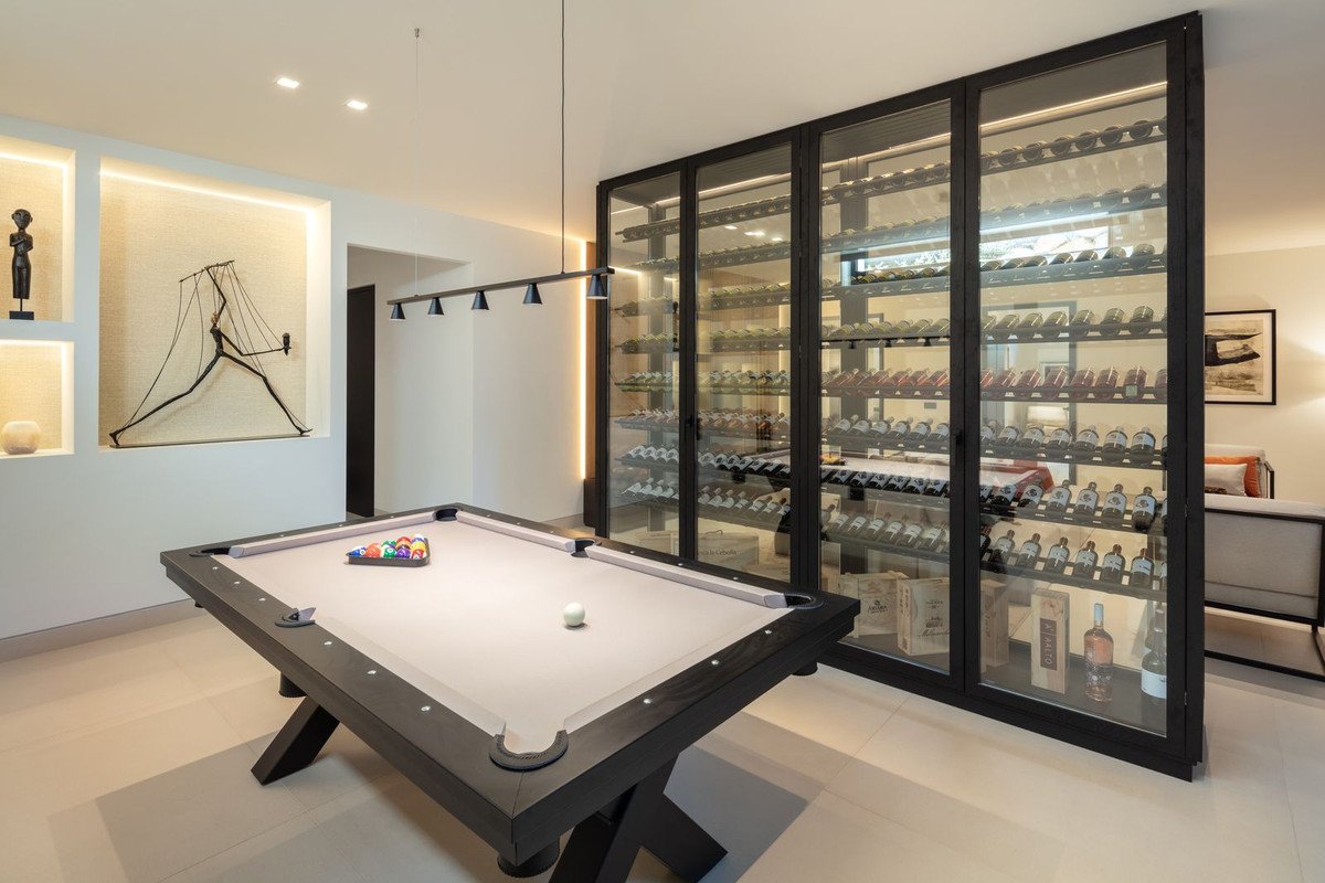 5 Bed Detached Villa in Marbella