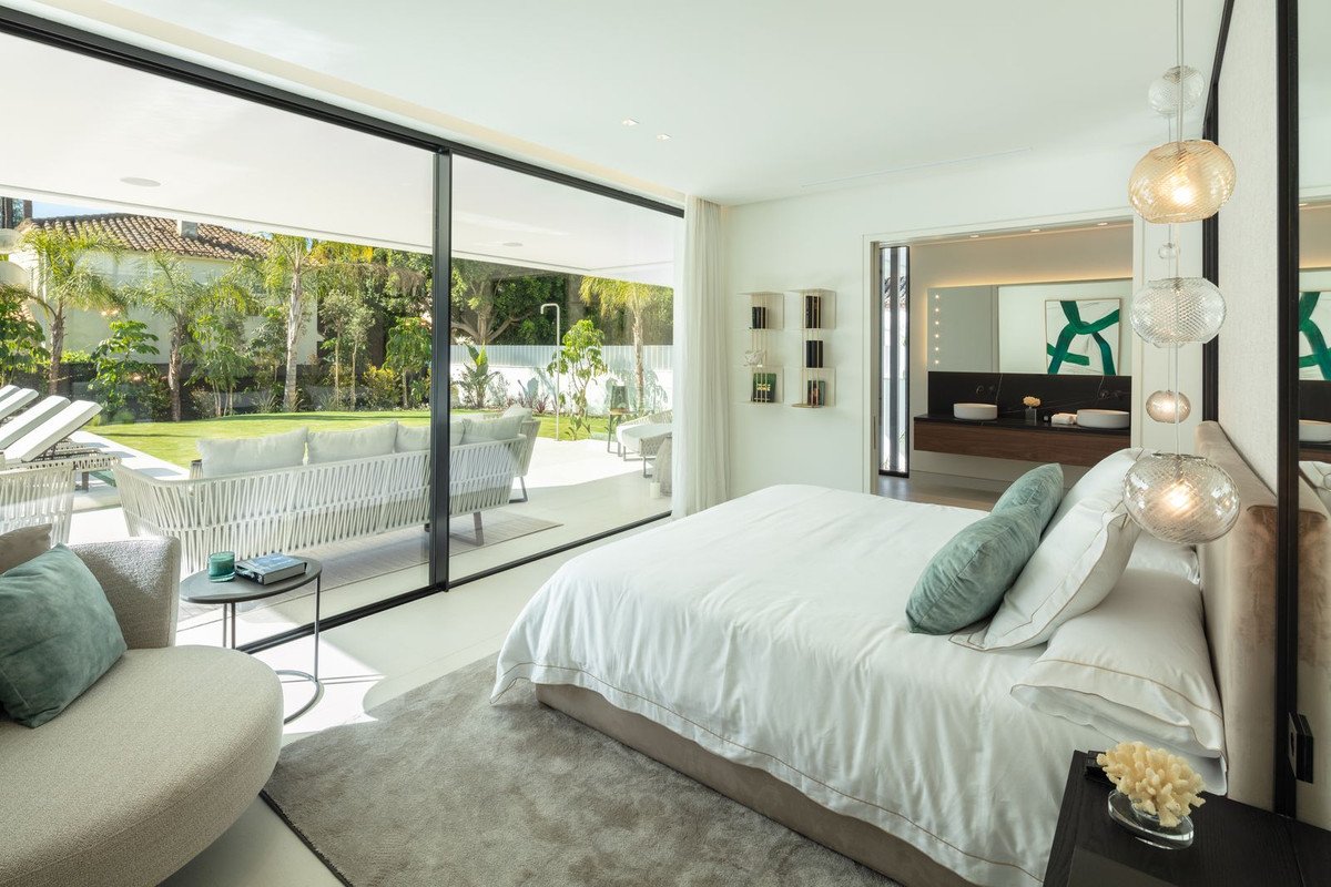 5 Bed Detached Villa in Marbella