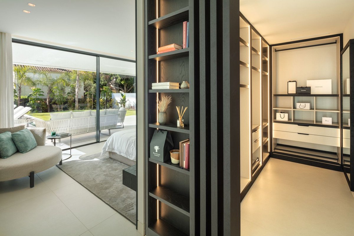 5 Bed Detached Villa in Marbella