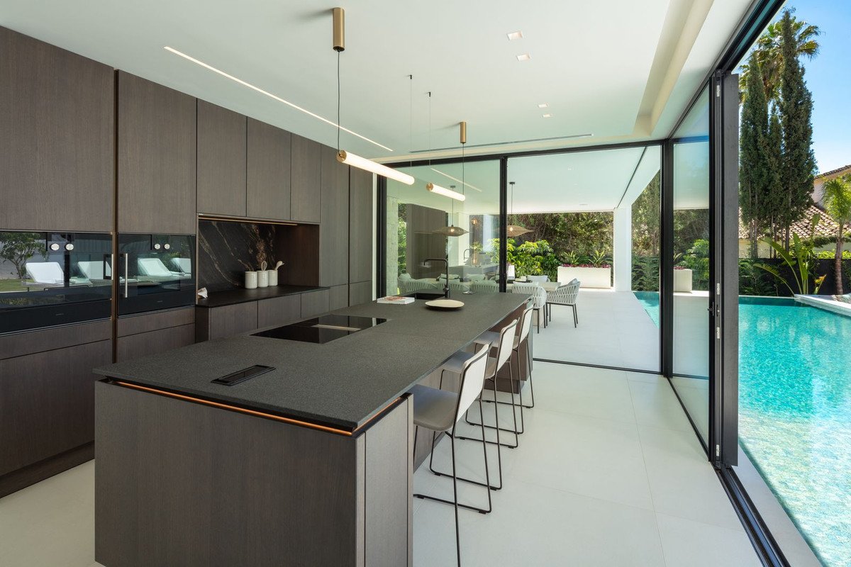 5 Bed Detached Villa in Marbella