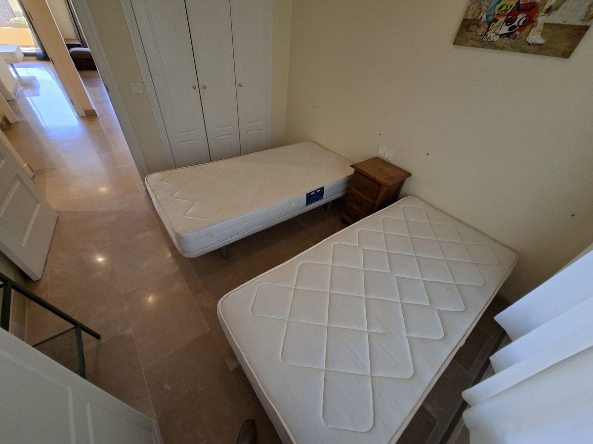 2 Bed Ground Floor Apartment in La Duquesa