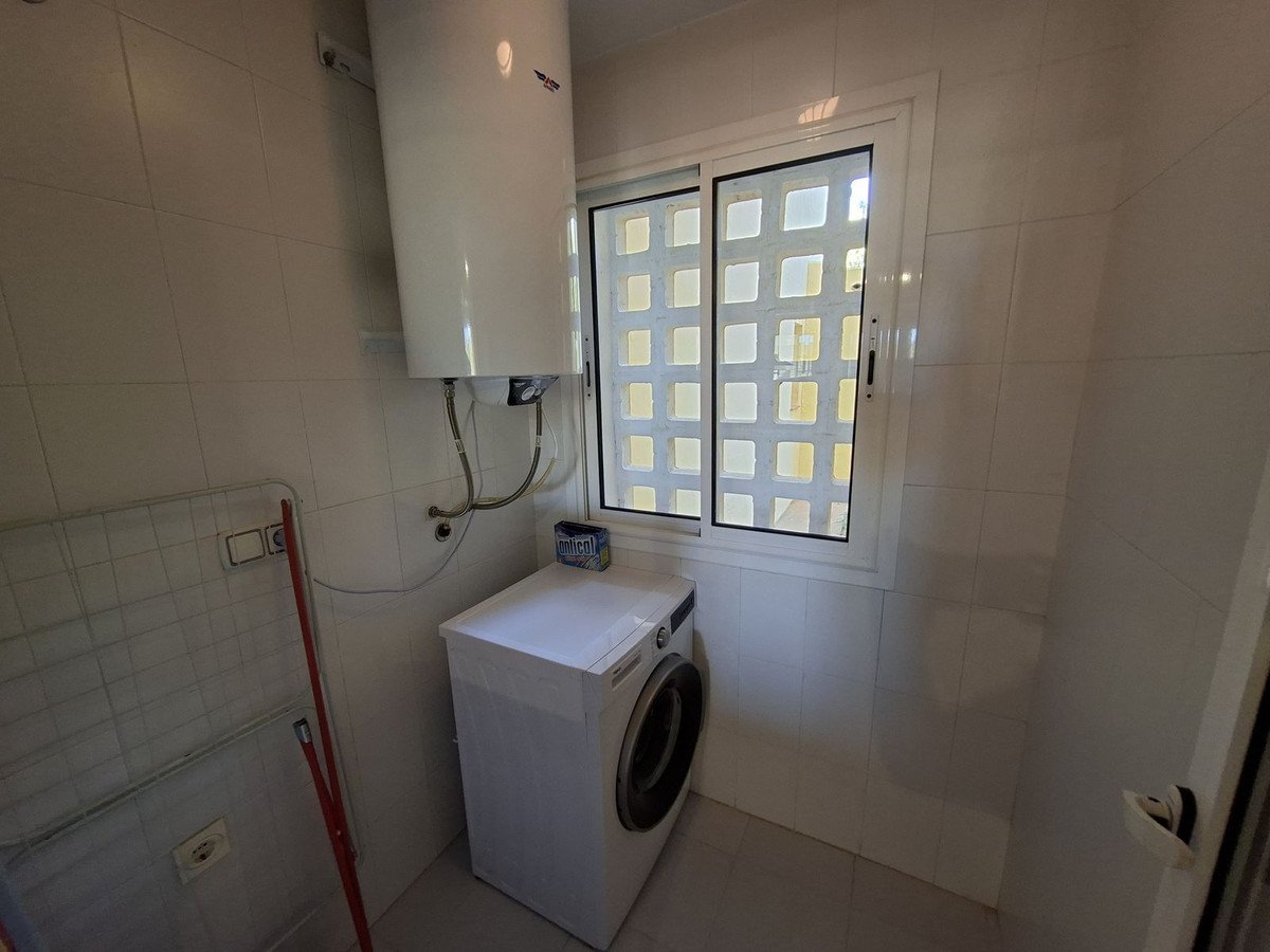 2 Bed Ground Floor Apartment in La Duquesa