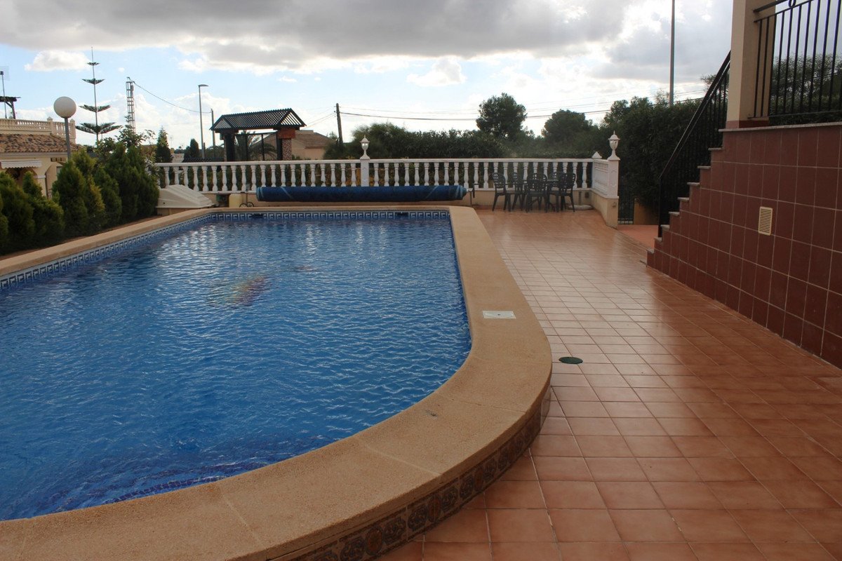3 Bed Semi-Detached House in Montemar