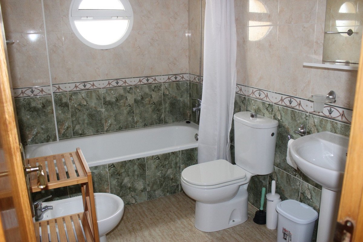 3 Bed Semi-Detached House in Montemar