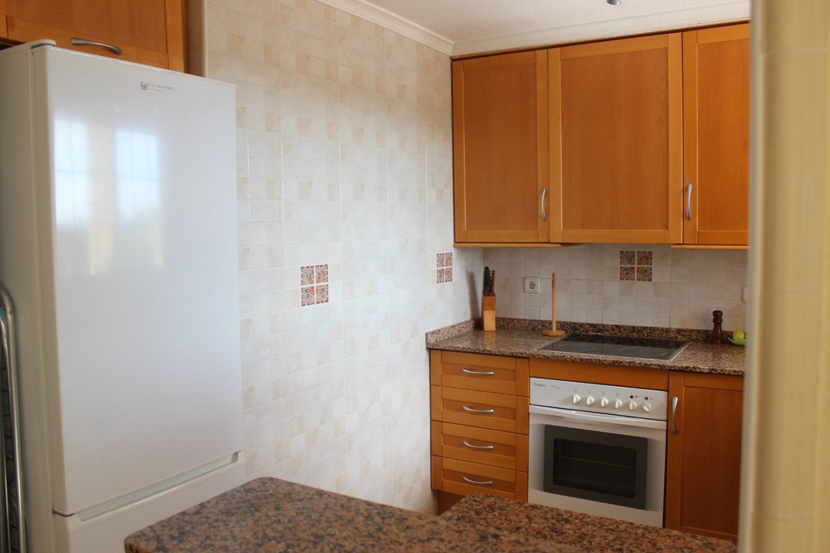 3 Bed Semi-Detached House in Montemar