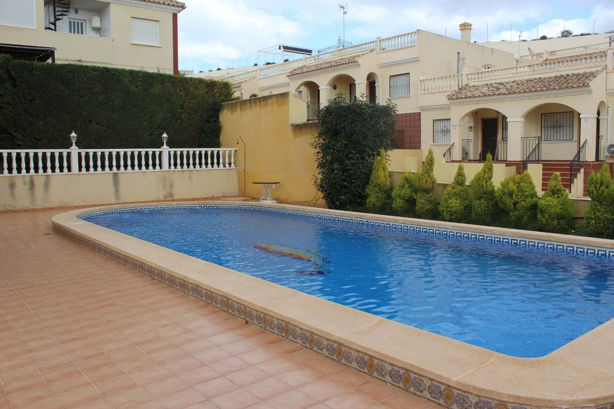 3 Bed Semi-Detached House in Montemar