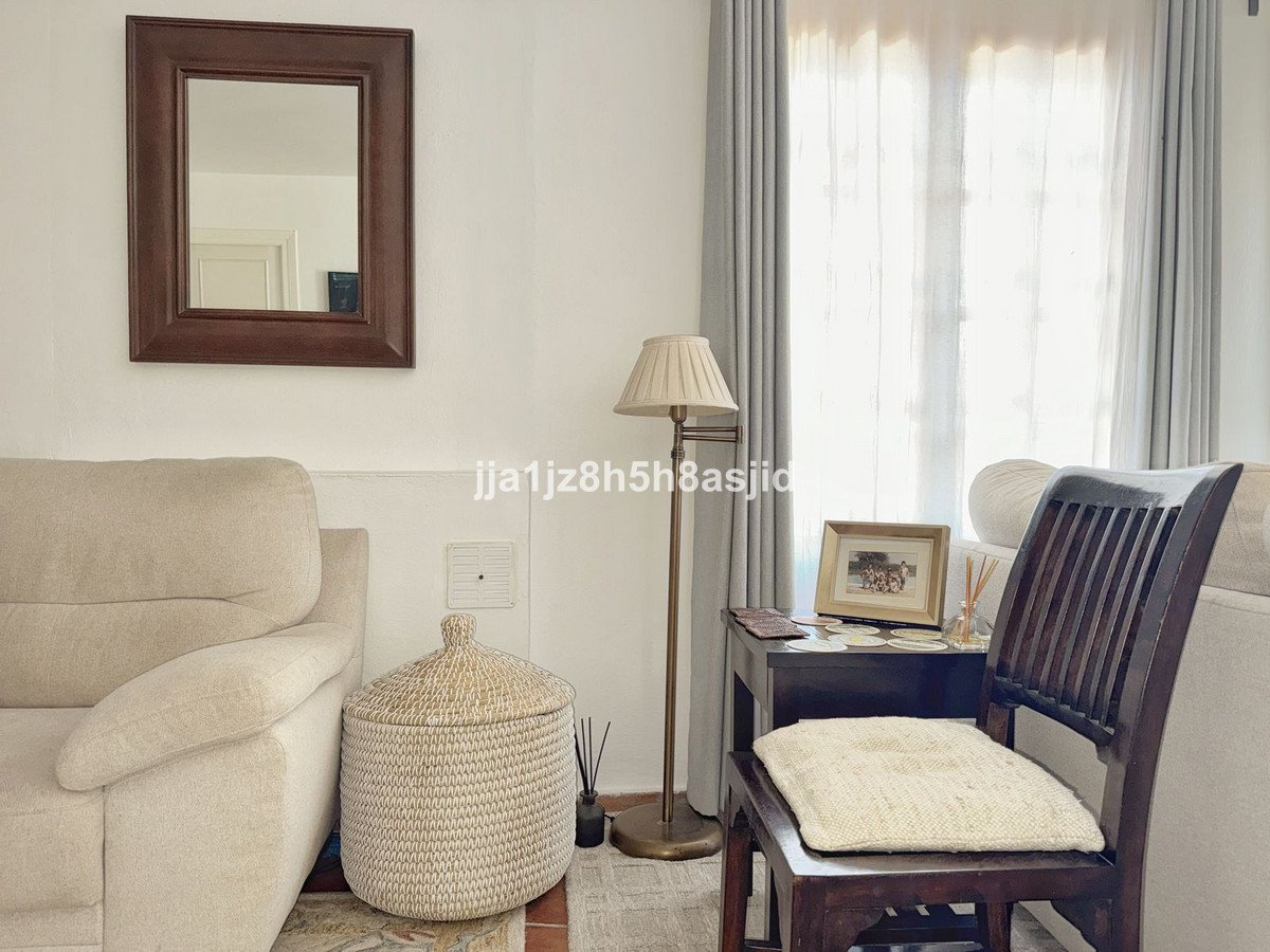 1 Bed Middle Floor Apartment in Benahavís