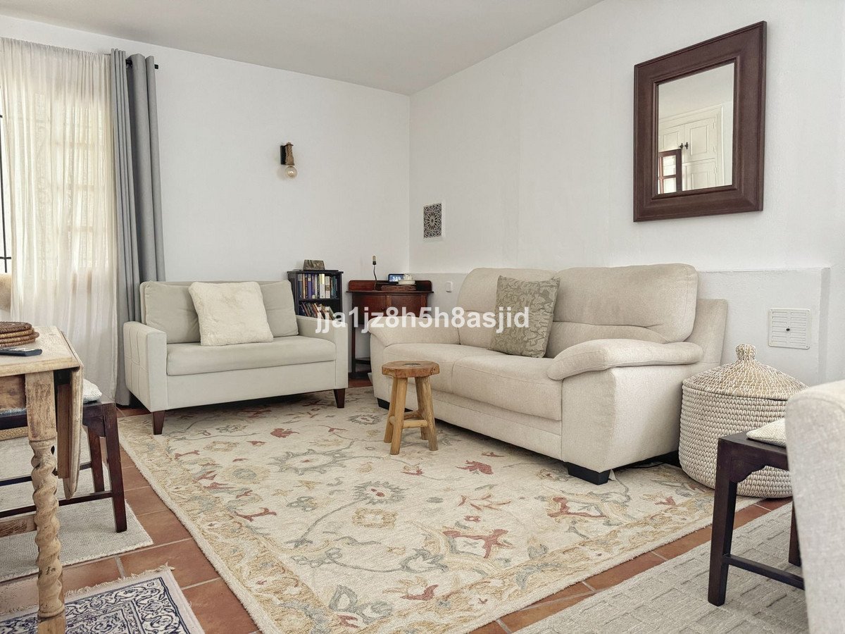 1 Bed Middle Floor Apartment in Benahavís