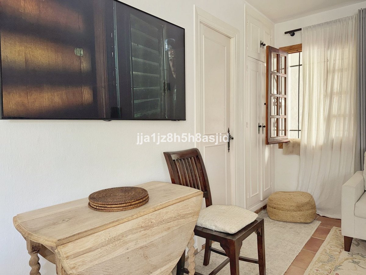 1 Bed Middle Floor Apartment in Benahavís