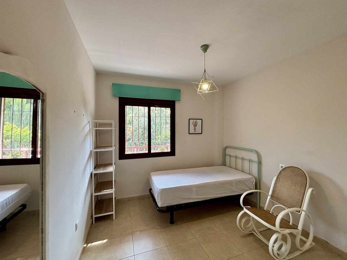 2 Bed Middle Floor Apartment in Rincón de la Victoria