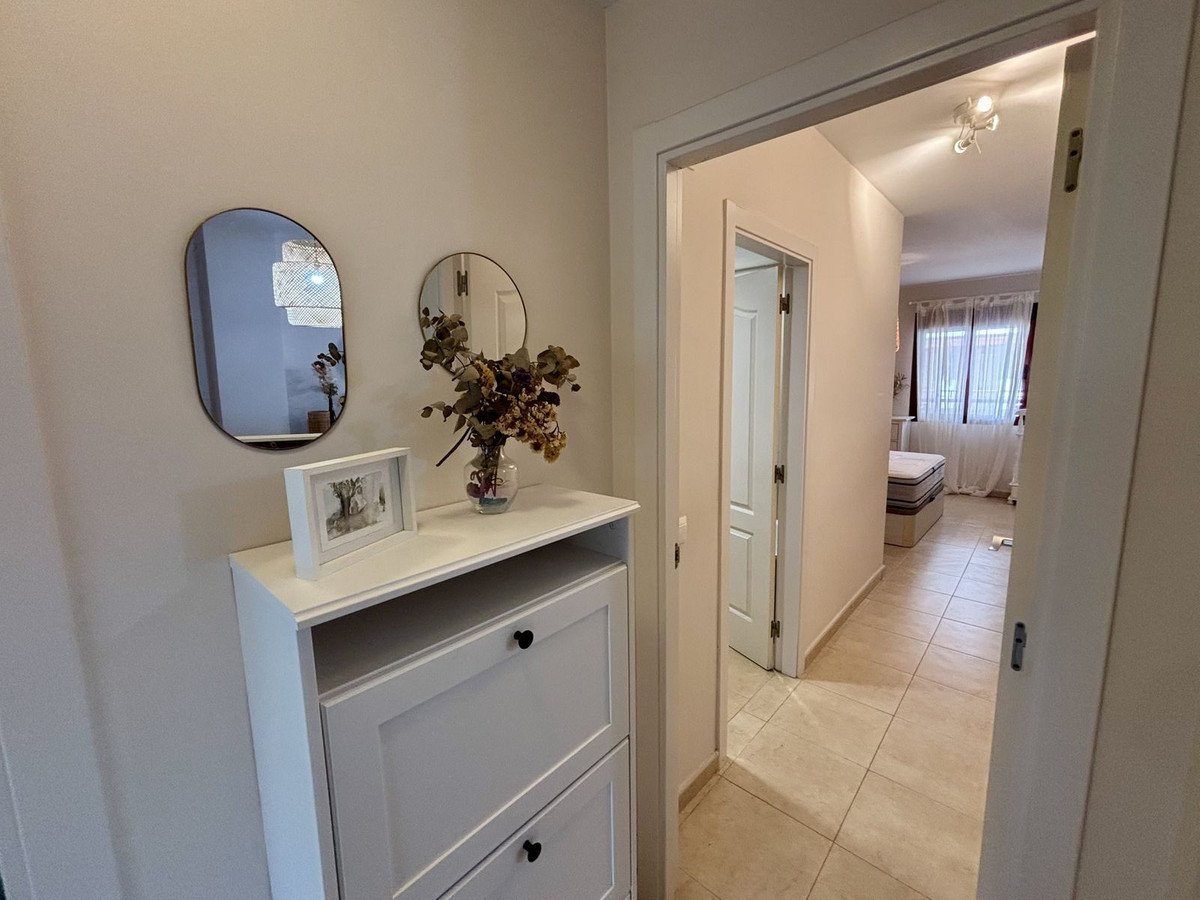 2 Bed Middle Floor Apartment in Rincón de la Victoria